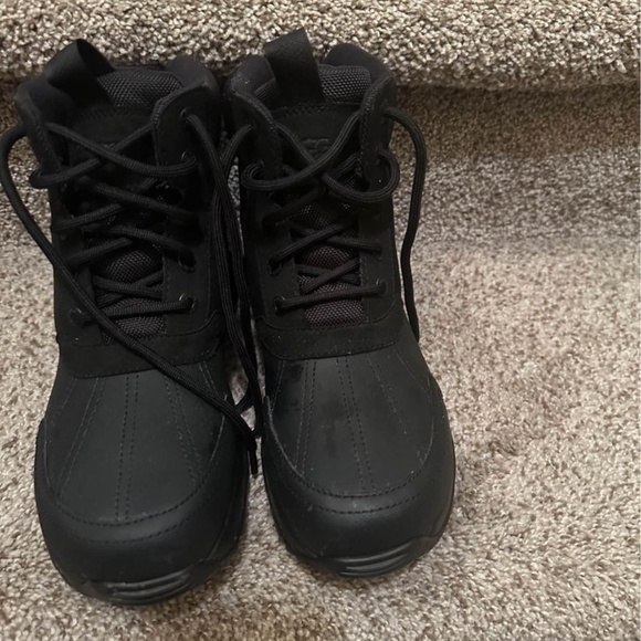 UGG Mens Snow Boots size 7